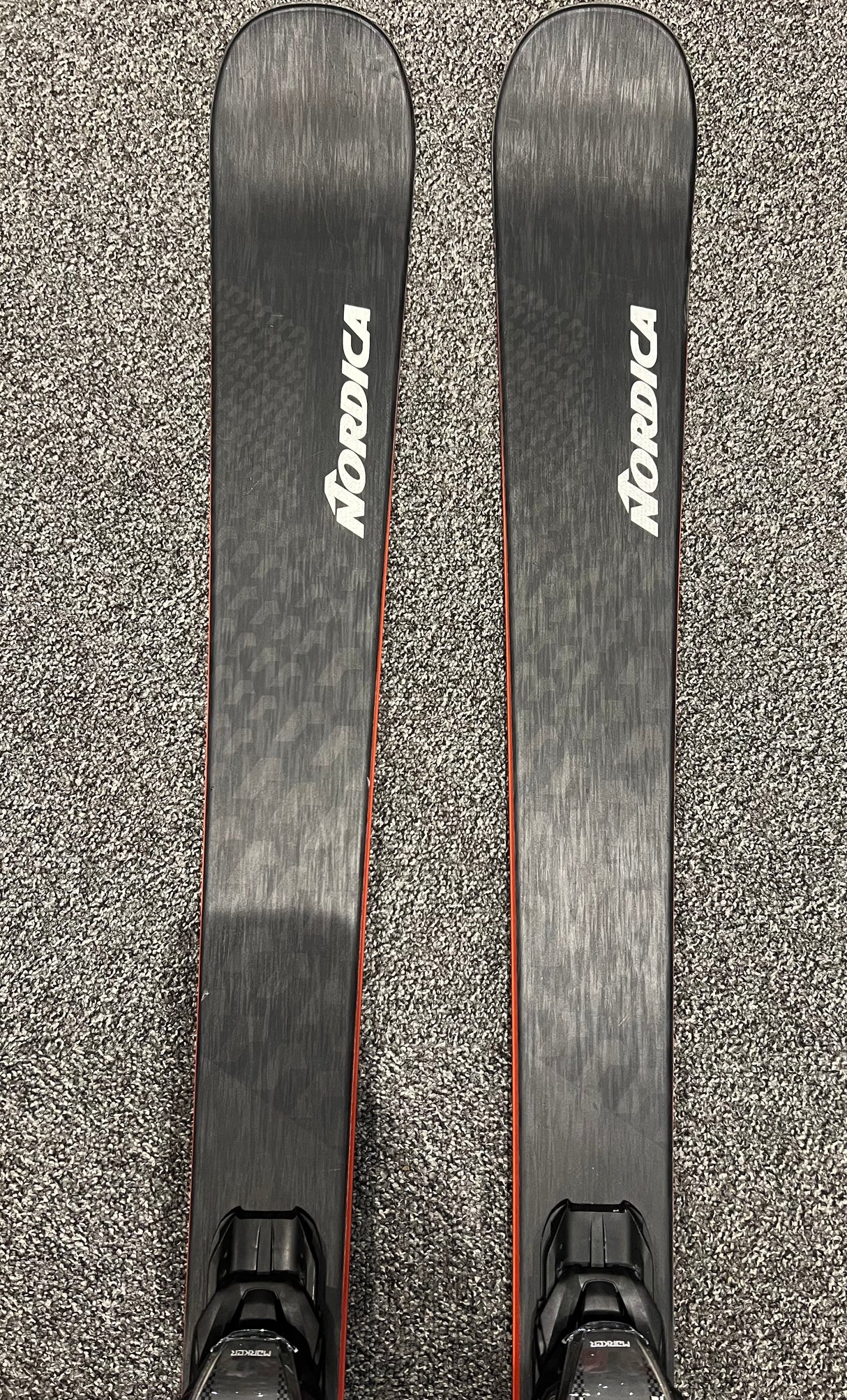 Steadfast 80 24/25 + Marker Griffon TCX Binding (EX DEMO)