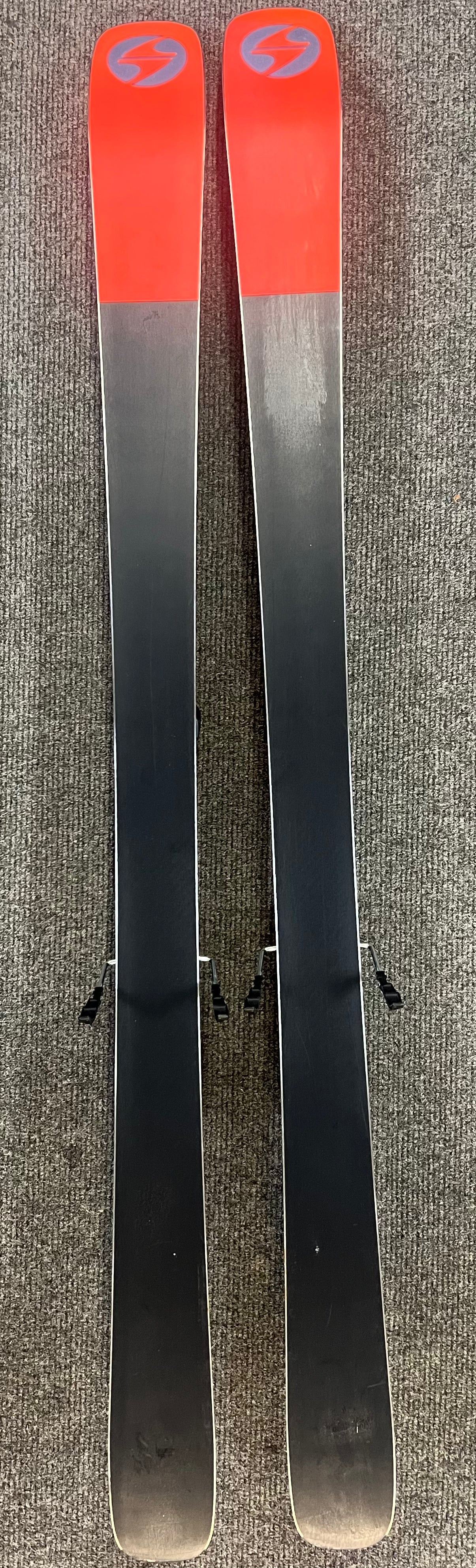 BLACK PEARL 82 23/24 EX DEMO Inc Marker Squire TCX