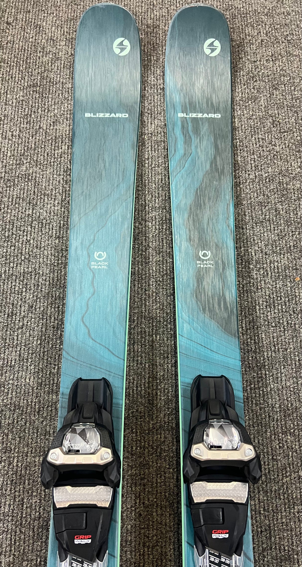 BLACK PEARL 82 23/24 EX DEMO Inc Marker Squire TCX