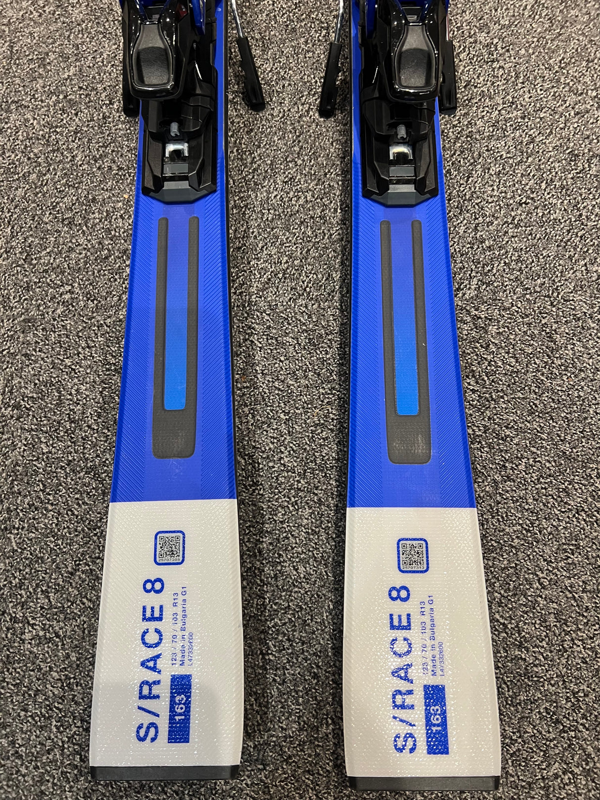 S/Race 8 including M11 GW bindings Ex Demo Ski