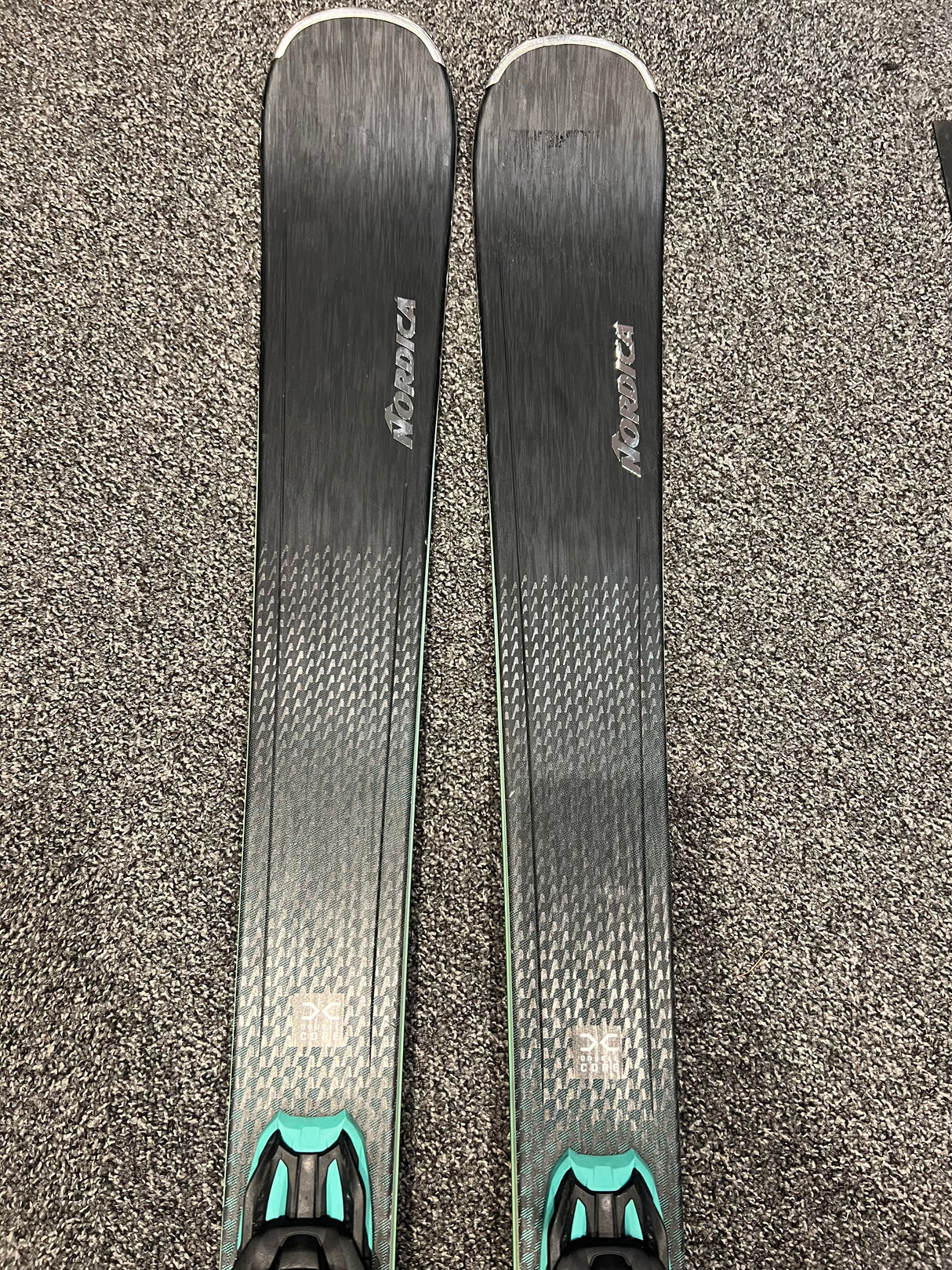 Belle DC 78 Skis Inc. TP2 11 Bindings 24/25 (EX DEMO)