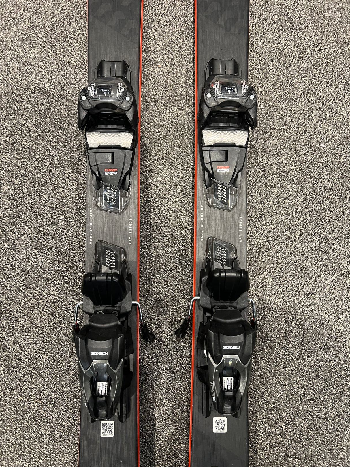 Steadfast 80 24/25 + Marker Griffon TCX Binding (EX DEMO)