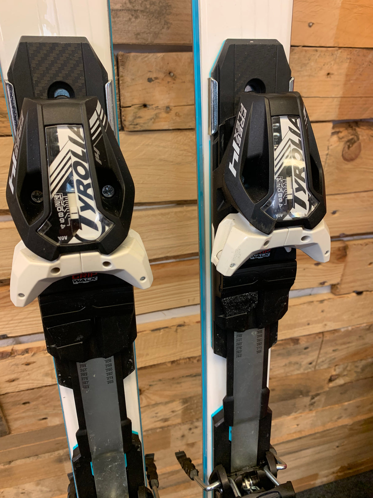 Worldcup Rebels e-Speed with FreeFlex ST 14 DEMO Bindings 24/25 (EX DEMO)