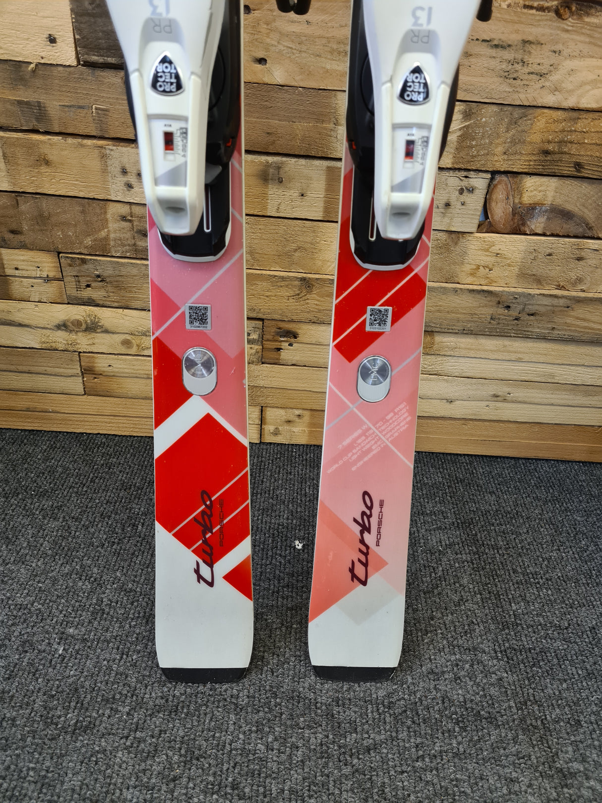 Porsche W Series Performance with Protector PR 13 GW Bindings 24/25 (EX DEMO)