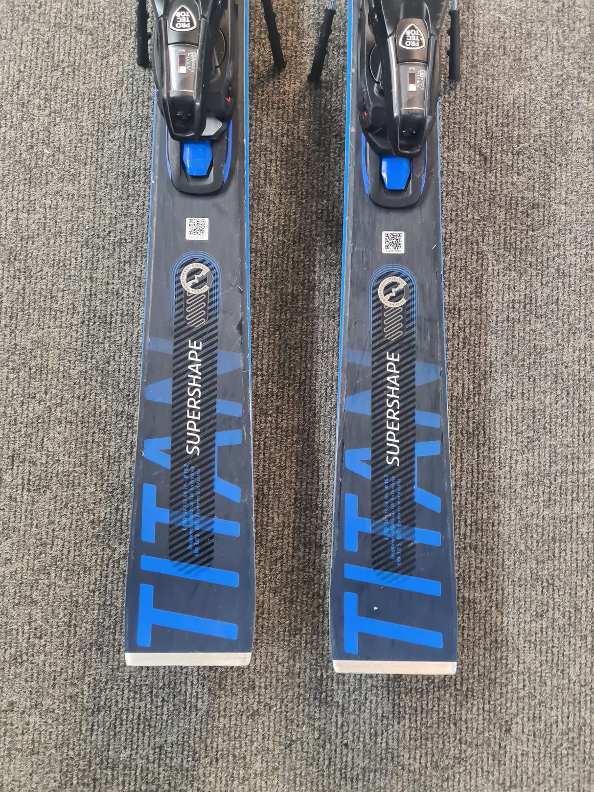 Superhape E-Titan Performance Ski with Protector PR 13 GW Bindings 23/24 (EX DEMO)