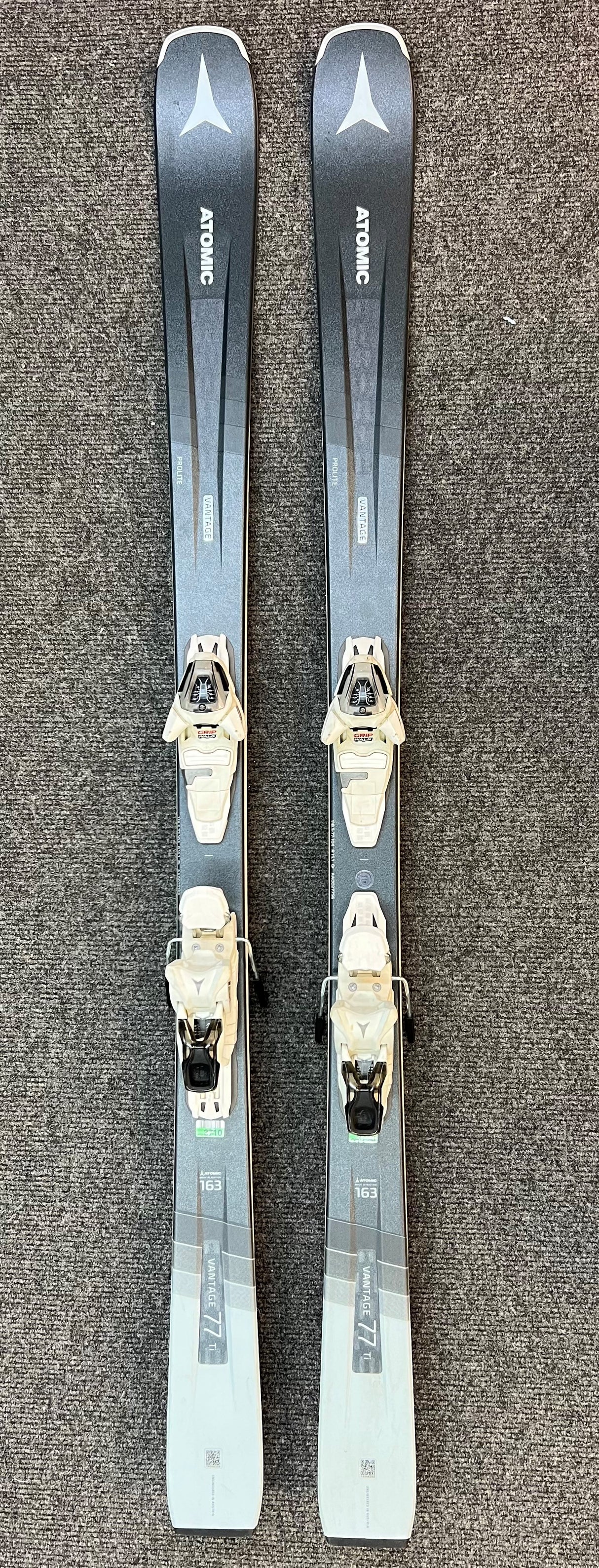 VANTAGE Women 77 TI skis w/MW 10 Binding (Ex Demo)