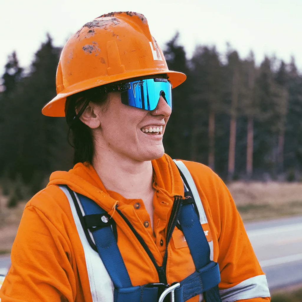 THE HAIL SAGAN 2000 POLARIZED