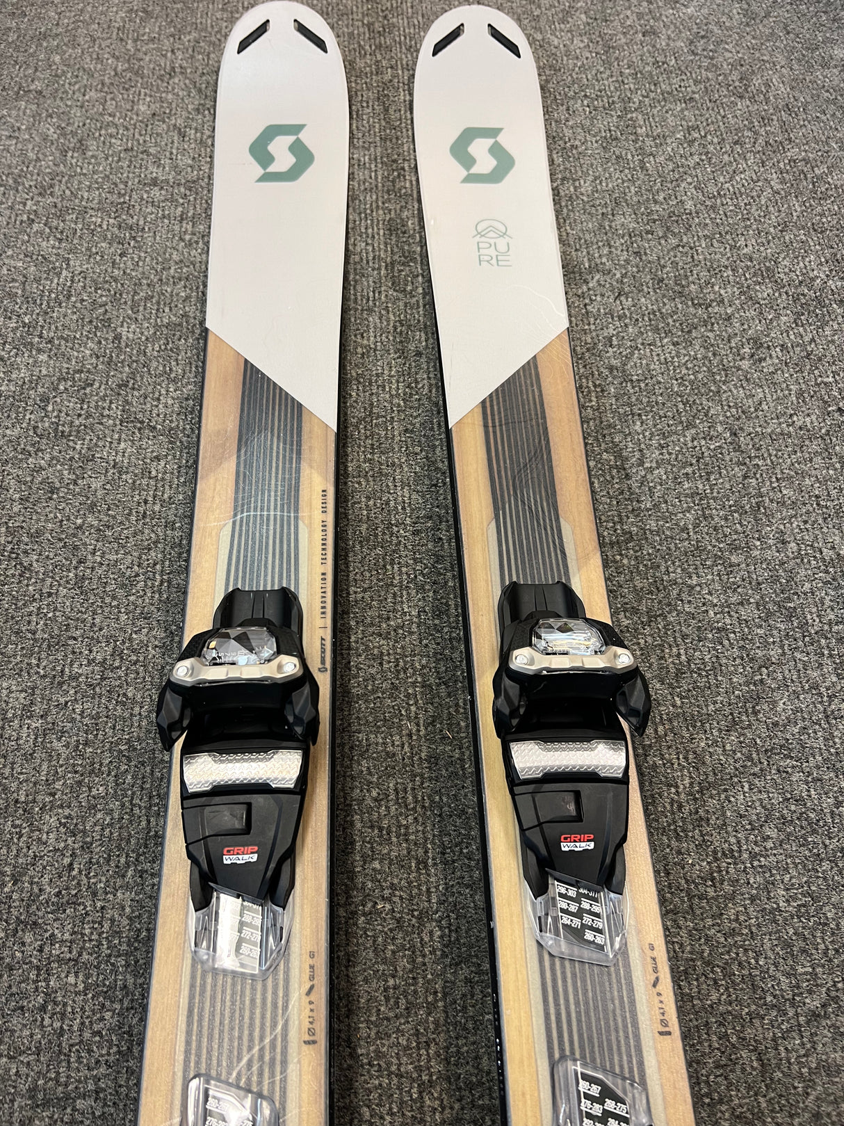 Womens Pure Mission 98 Ti Skis Inc Squire Bindings EX DEMO