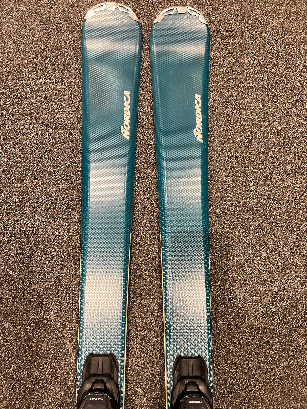 Belle 75 Skis Inc. TP2 10 Bindings 24/25 (EX DEMO)