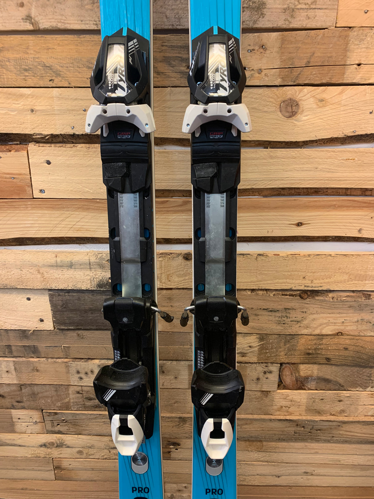 Worldcup Rebels e-Speed Pro with FreeFlex ST 14 Demo Bindings 24/25 (EX DEMO)