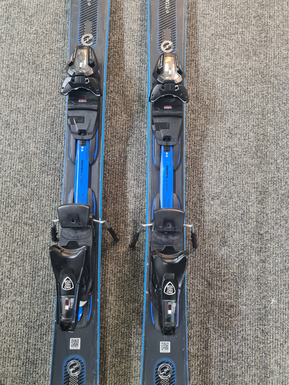 Superhape E-Titan Performance Ski with Protector PR 13 GW Bindings 23/24 (EX DEMO)