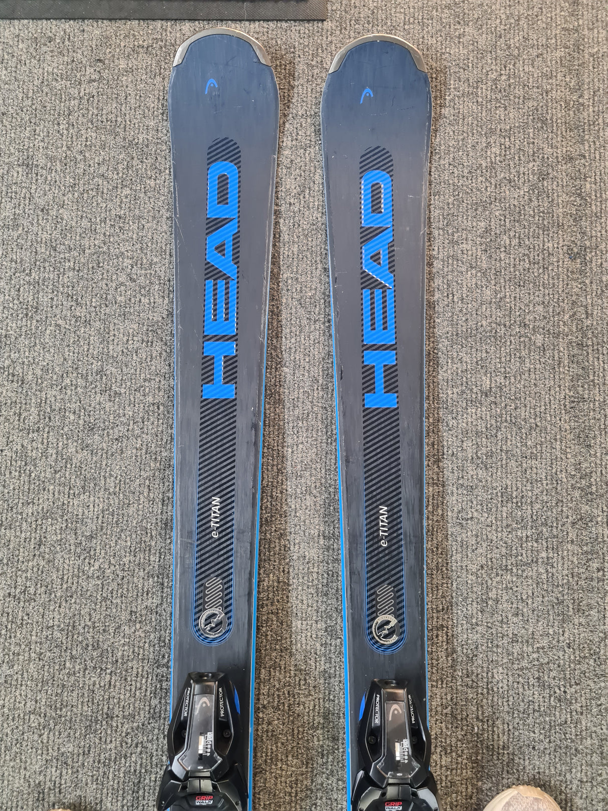 Superhape E-Titan Performance Ski with Protector PR 13 GW Bindings 23/24 (EX DEMO)
