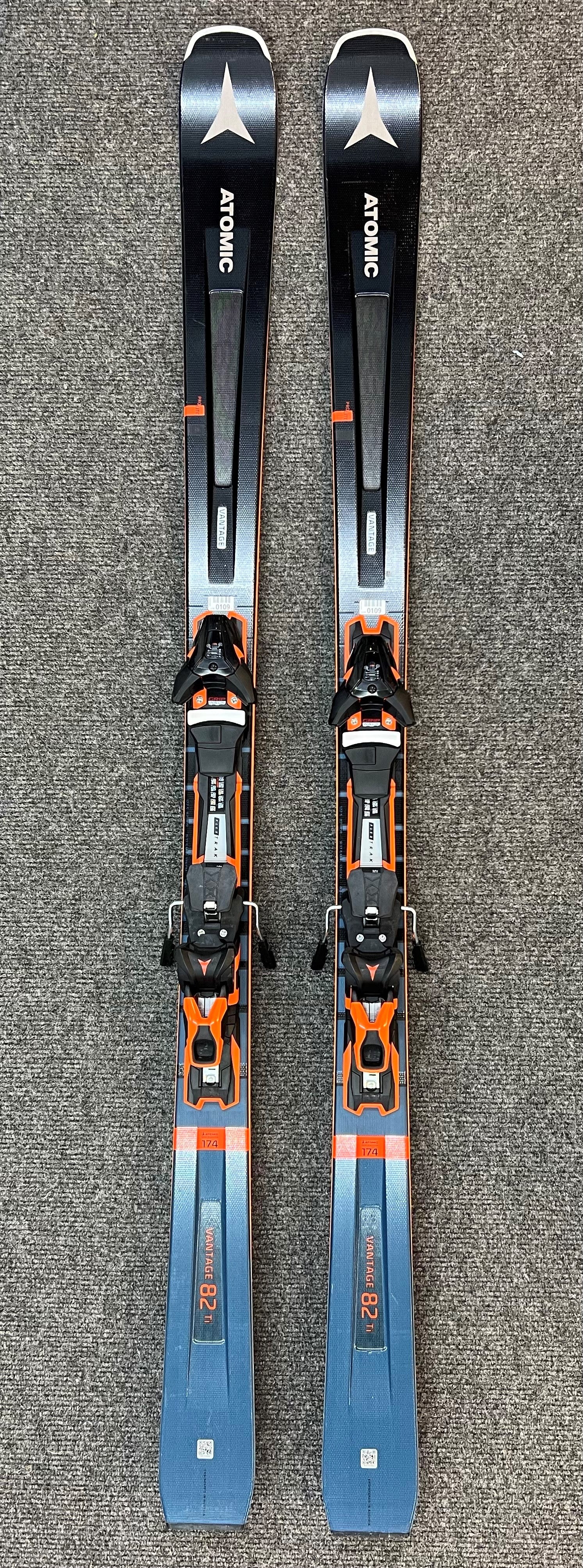 82ti_blkblu.jpg?v=1650285578&